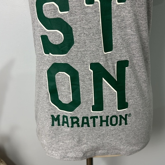 ❄️ Adidas 2017 Boston Marathon Official shirt - Picture 4 of 7
